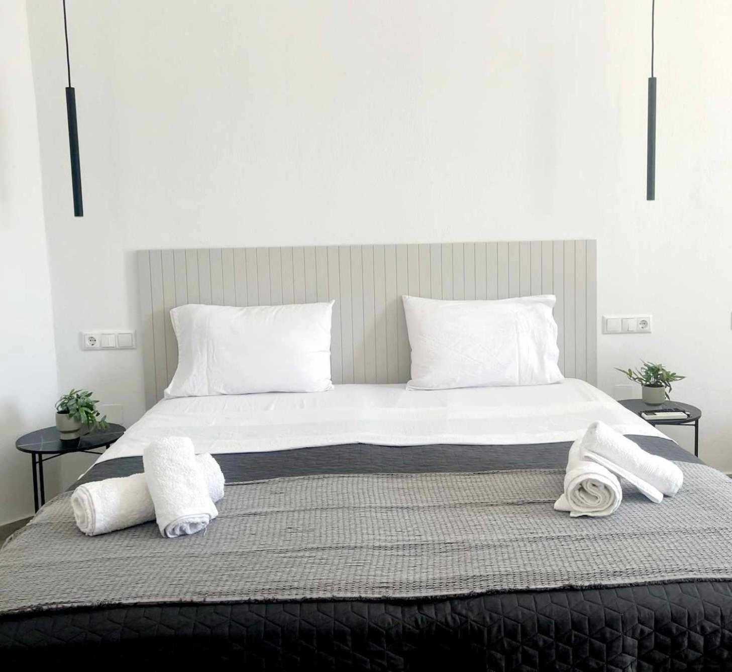 Maya Apartments, Modern And Convenient Apartments With Private Parking Skiathos Exterior foto