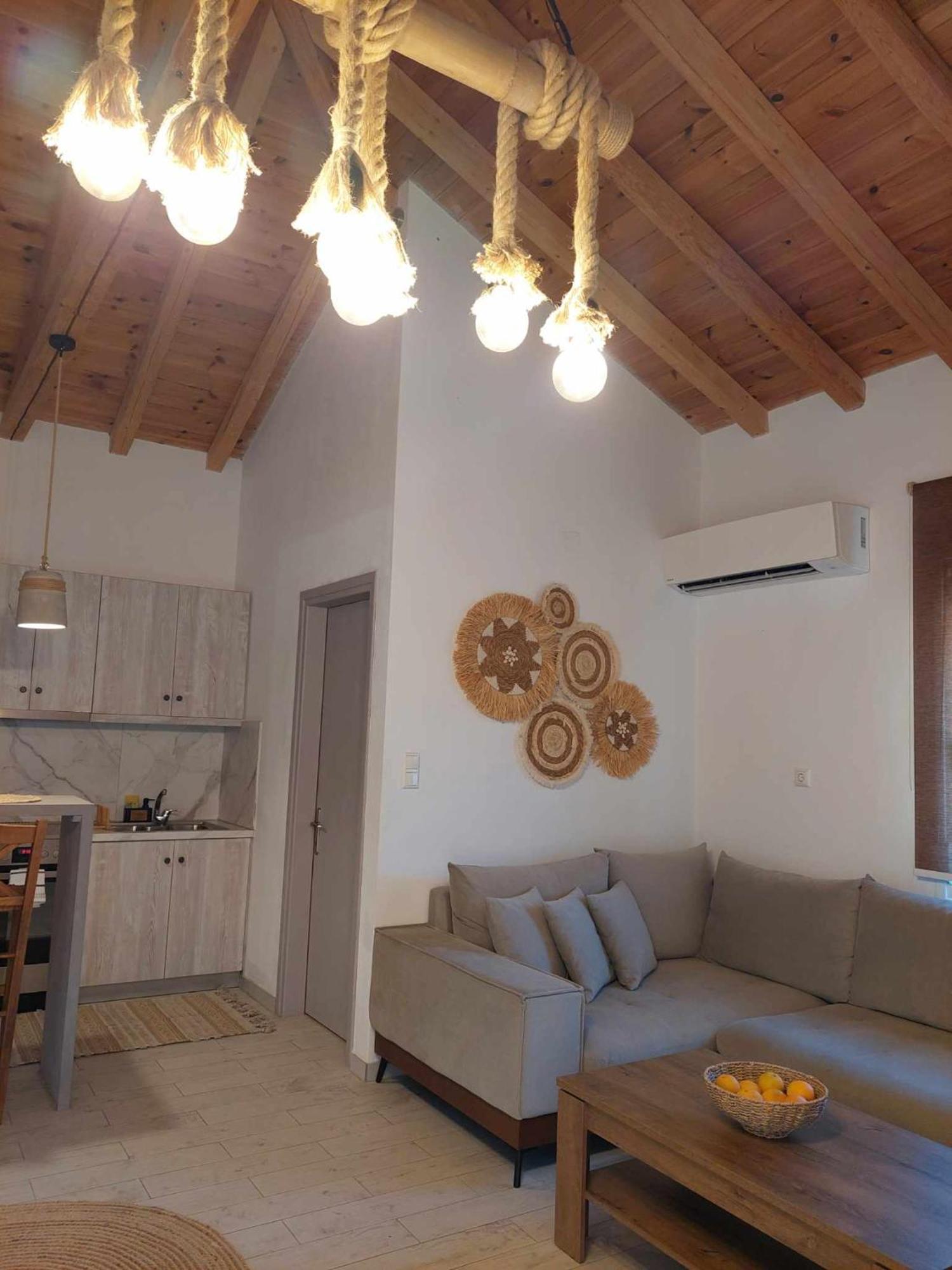Maya Apartments, Modern And Convenient Apartments With Private Parking Skiathos Exterior foto